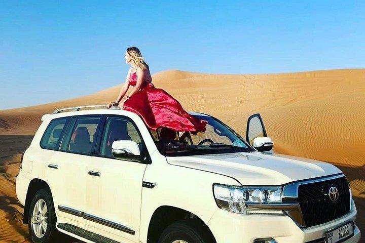 Safari privé en matinée à dos de chameau, dune bashing et sandboard