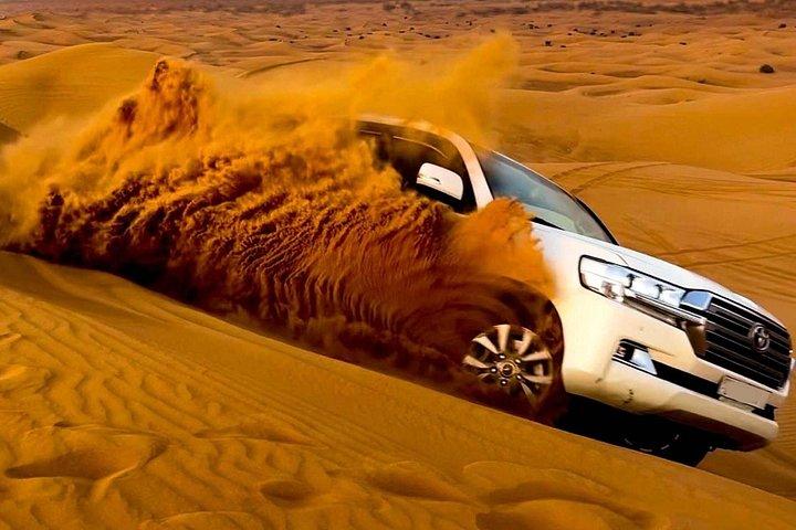 Dune Bashing, Sand Boarding et balade à dos de chameau
