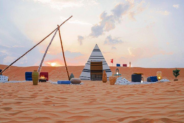 Camping de nuit moderne dans le désert avec prise en charge et retour à l'hôtel