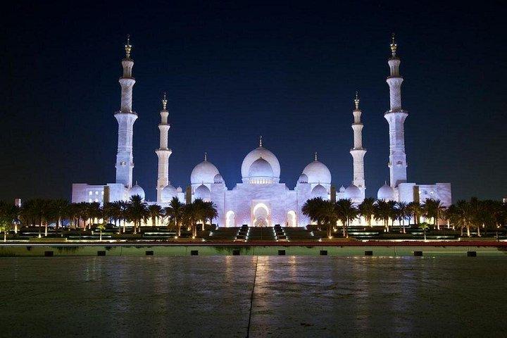 Visite privée de la ville d'Abu Dhabi, du palais de la Grande Mosquée et de Ferrari World