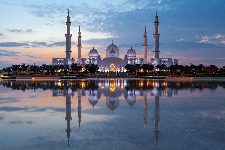 Découvrez Abu Dhabi Highlights Excursion privée d'une journée