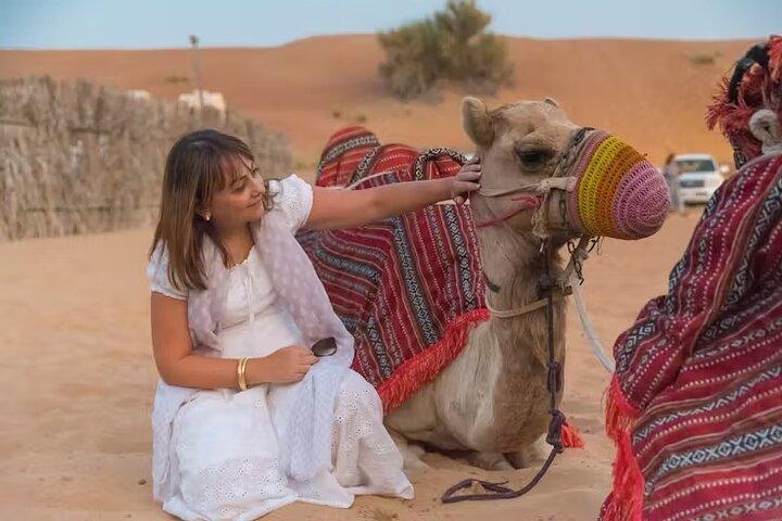 Safari dans le désert de Dubaï avec dîner barbecue et chauffeur local