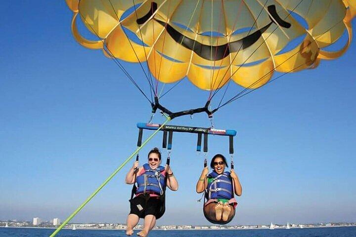 Dubaï: Parachutisme ascensionnel privé avec ramassage et dépôt
