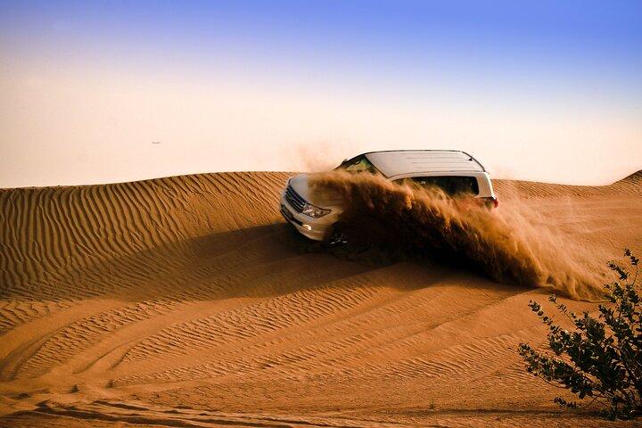 Safari privé dans le désert VIP de Dubaï avec Dune Bashing et dîner barbecue