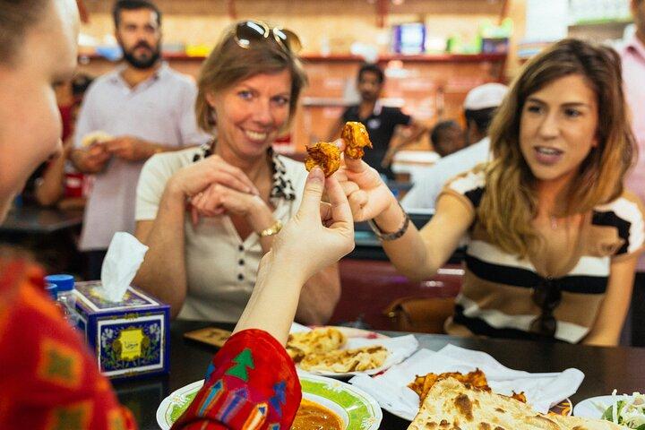 Visite gastronomique privée : Les 10 dégustations de Dubaï avec les locaux