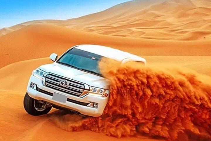 Safari dans le désert de Dubaï avec dîner buffet barbecue et spectacles traditionnels