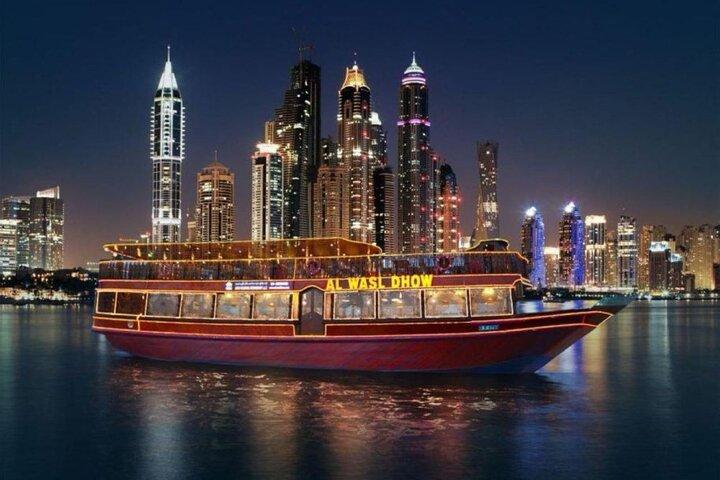 Dîner-croisière en boutre dans la marina de Dubaï avec divertissement en direct AL WASL