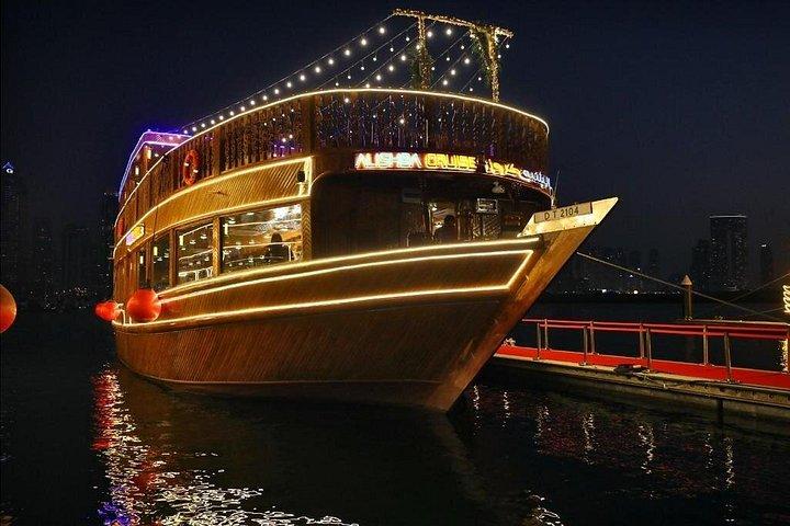 Dîner-croisière de luxe en boutre dans la marina de Dubaï, buffet international