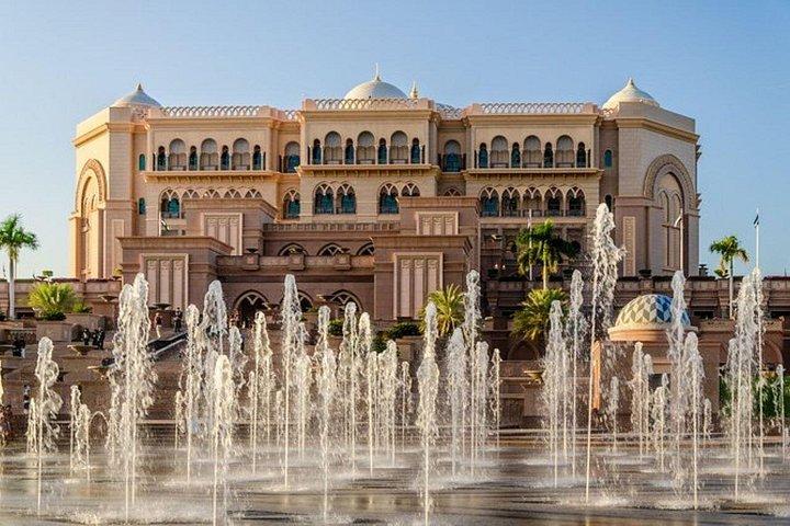 Visite de la ville d'Abou Dhabi, de la Grande Mosquée, de l'Emirates Palace et du Louvre
