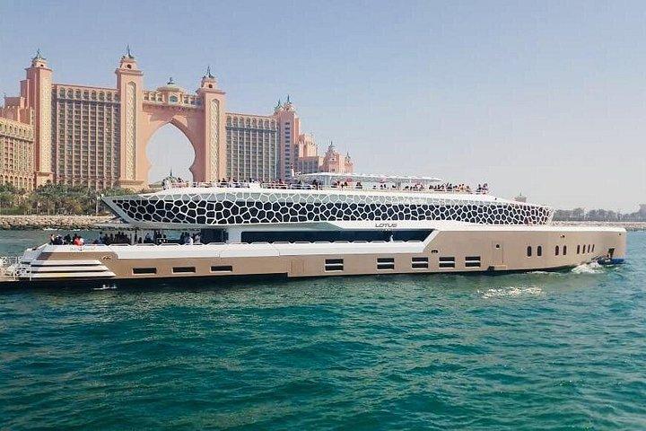Mega Yacht Dinner Dubai Marina avec transferts