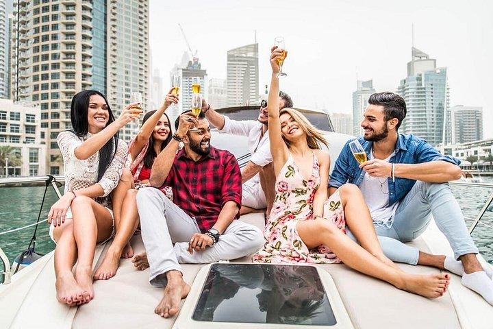 Visite guidée privée en yacht de luxe de 68 pieds à Dubaï