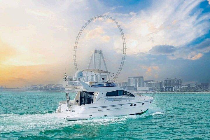 Visite privée en yacht de 2 heures de 50 pieds autour de Dubaï