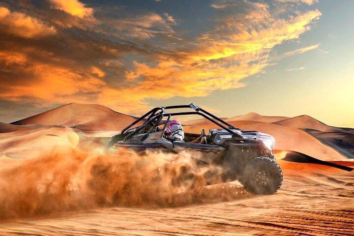 Dubaï Dune Buggy & VIP Desert Safari avec dîner barbecue