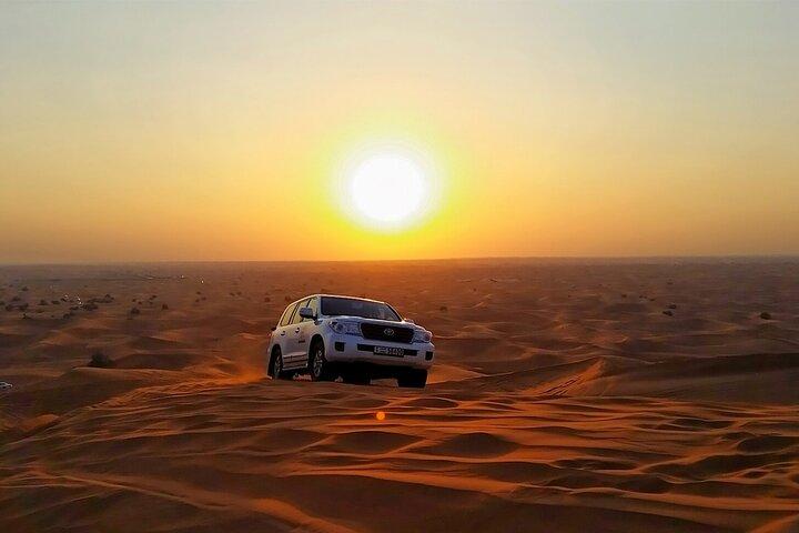 Safari de luxe en soirée dans le désert de Dubaï en 4x4 avec dîner barbecue