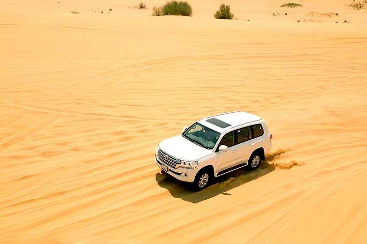 Safari matinal dans le désert avec quad et balade à dos de chameau à Dubaï