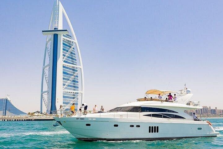 Croisière en yacht partagé à Dubaï