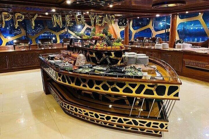 Dîner-croisière en boutre géant Ocean Empress dans la marina de Dubaï