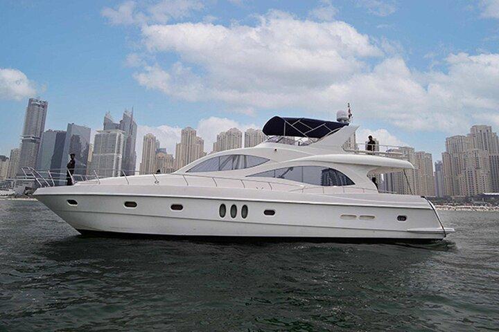 3 heures de croisière sur un yacht de luxe de 66 pieds à West Marina - Dubaï