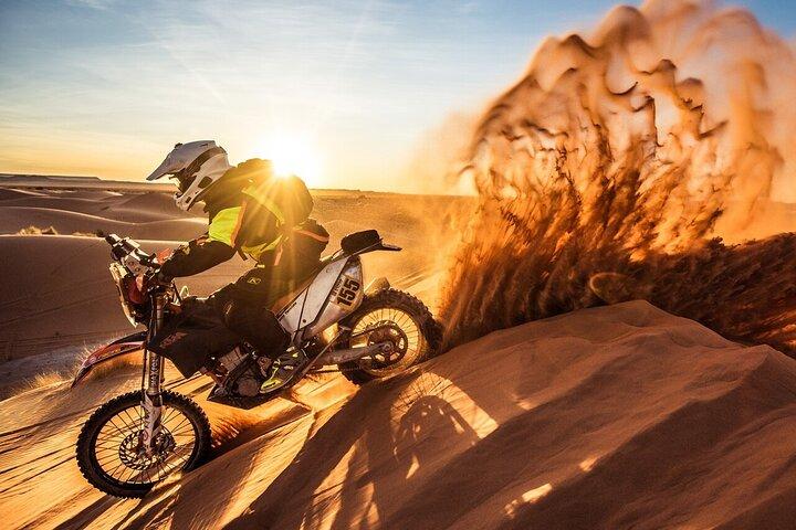 Dirt Bike Thrill: Aventure de 60 minutes dans le désert des dunes rouges