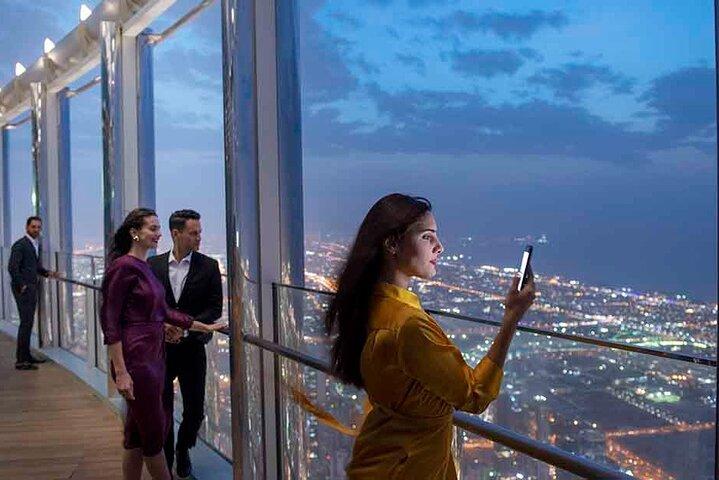 Burj Khalifa The Lounge Experience aux niveaux 152, 153 et 154