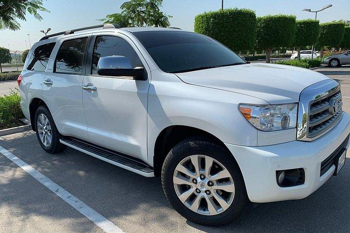 Service de chauffeur privé d'une journée complète dans le véhicule DXB