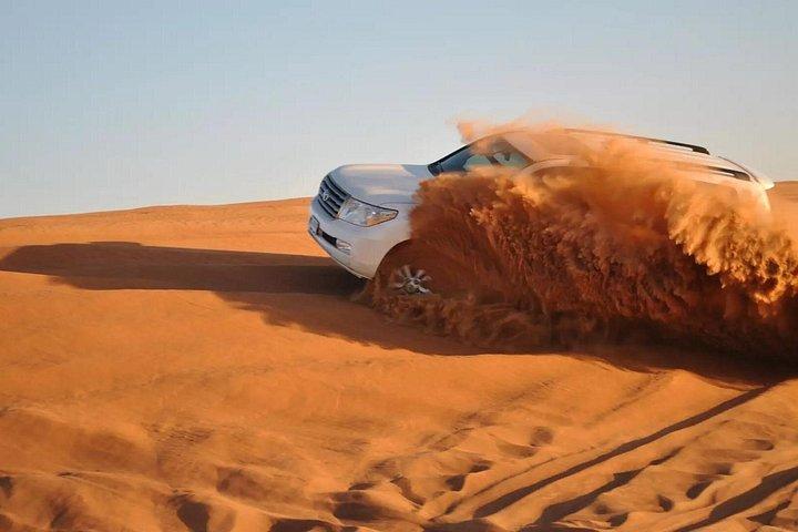 Dubaï Desert Safari Dune Bashing ,Sandboarding et dîner barbecue