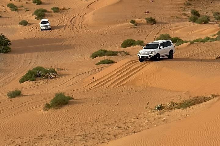 Safari privé du matin dans le désert de Dubaï avec Jeep et Dune Bashing