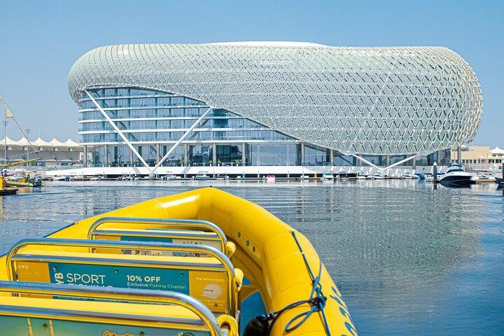 Visites guidées en bateau à Yas Marina