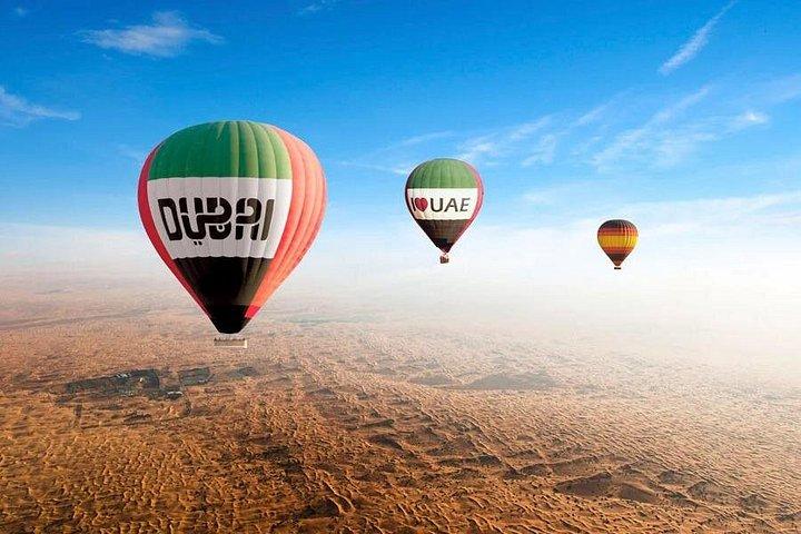 Le plus beau tour du désert de Dubaï en montgolfière