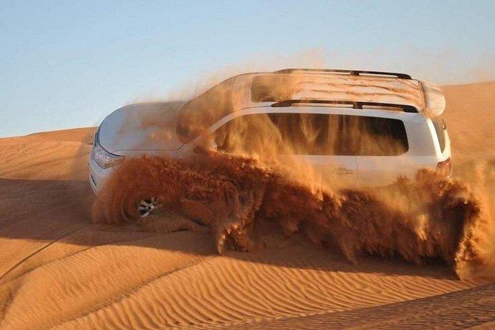 Dubaï Soirée 4Hrs Red Dunes Safari Private4x4Jeep Camel Coucher de soleil