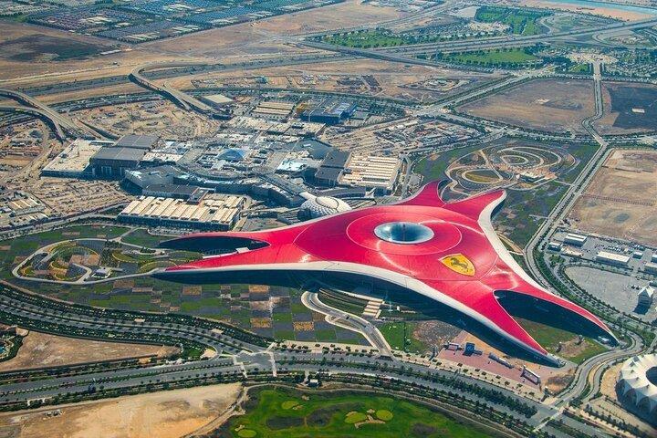 Tour de ville d'Abou Dhabi avec entrée à Ferrari World