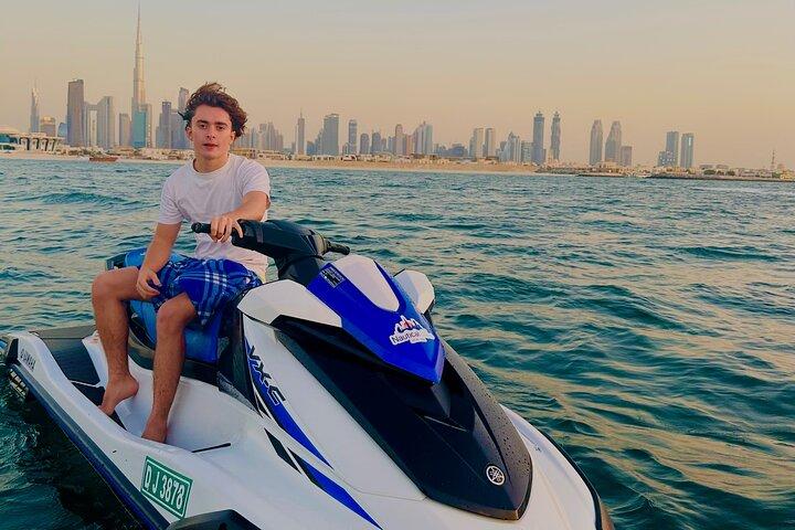 Jet Ski : Admirez la Skyline & le Majestueux Burj Khalifa 30 MIN