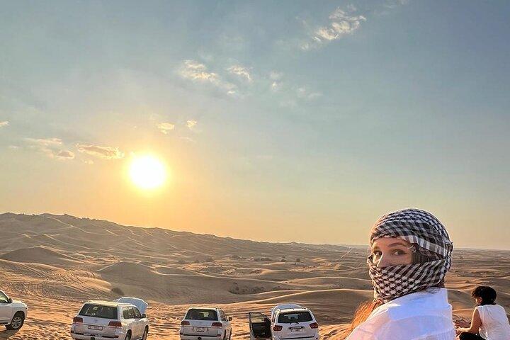 Coucher de soleil dans le désert de Dubaï