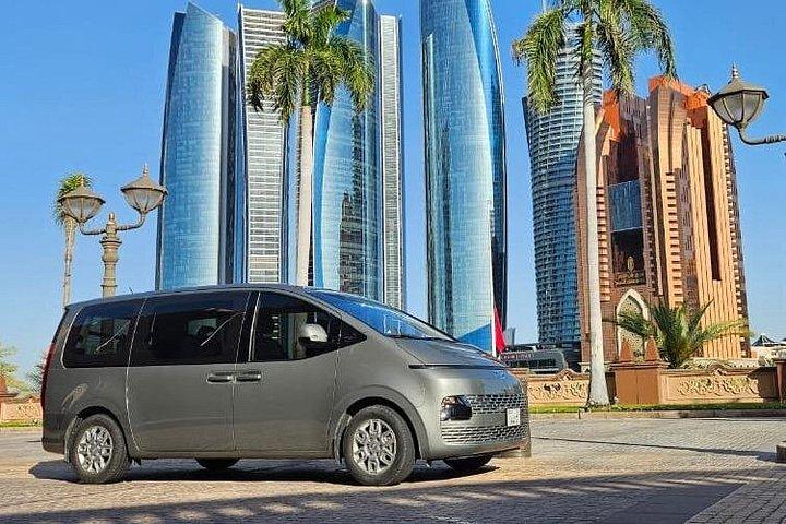 Dubaï ou Abu Dhabi : Réservez un service de chauffeur privé