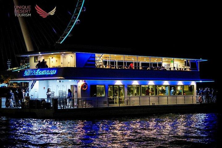Dîner-croisière de luxe à la marina de Dubaï avec spectacle vivant et buffet