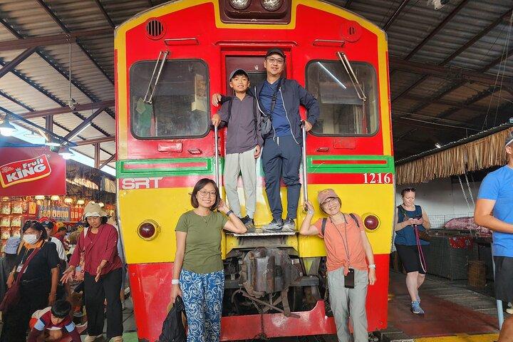 Marché flottant privé et visite du chemin de fer de Maeklong au départ de Bangkok
