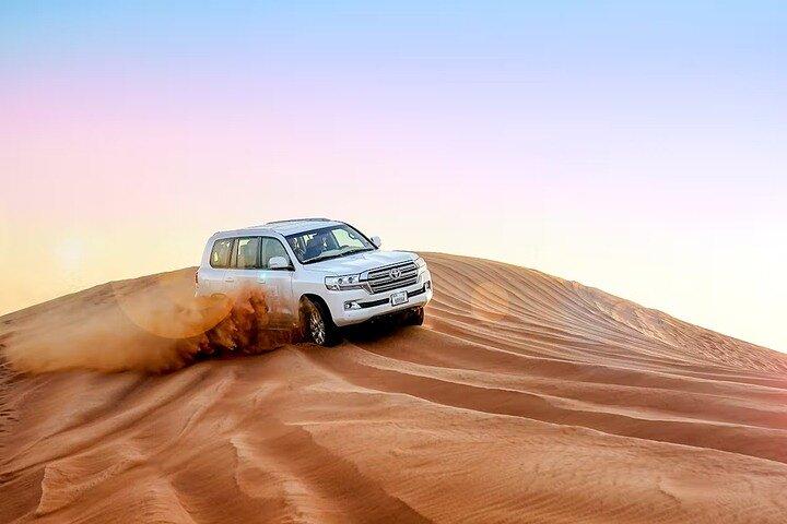 Safari au coucher du soleil à Dubaï avec barbecue, spectacles et embarquement sur sable