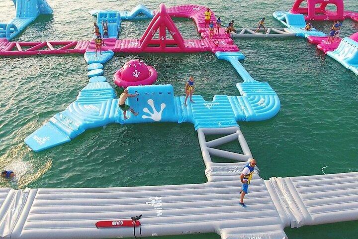 Dubaï Aqua Fun Le plus grand parc aquatique flottant du monde