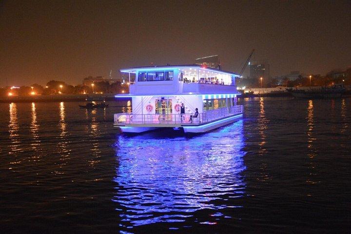 Dubaï Marina Yacht avec barbecue buffet dînatoire et vues emblématiques