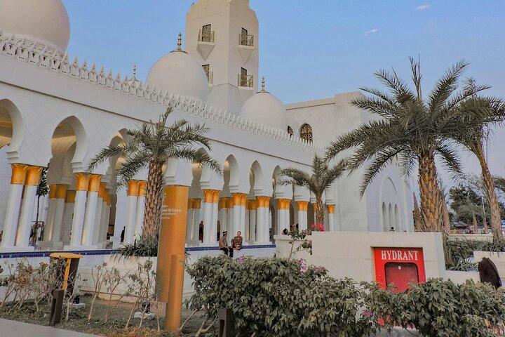 Visite privée de la ville d'Abu Dhabi avec prise en charge gratuite