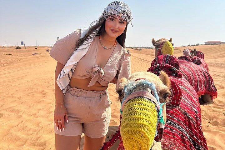 Dubaï : Visite privée du désert le matin avec balade à dos de chameau en 4x4 Dune Drive