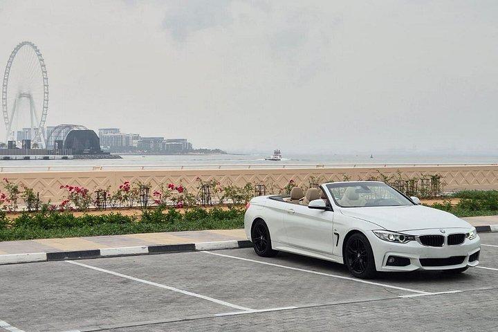 Tour de ville privé de 3 heures à Dubaï dans une BMW Série 4 décapotable