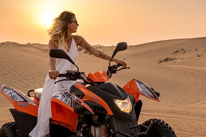 Dubai Mega Desert Safari: Quads, dunes et nuits bédouines