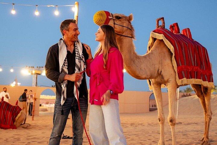 Safari Elite VIP dans le désert Dubaï avec dîner barbecue, spectacles et balade à dos de chameau