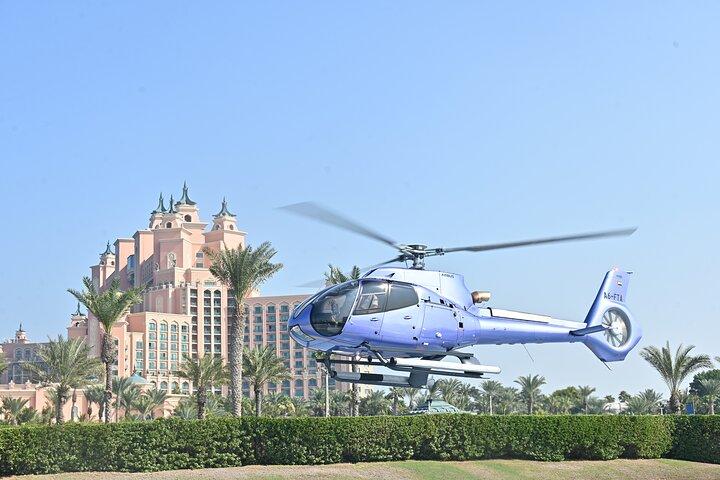 Vol exclusif d'une heure en hélicoptère au-dessus de Dubaï jusqu'à 6 personnes