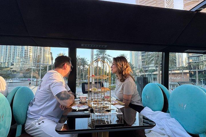 Dubaï Bustronomy Gourmet Afternoon Tea sur un bus panoramique