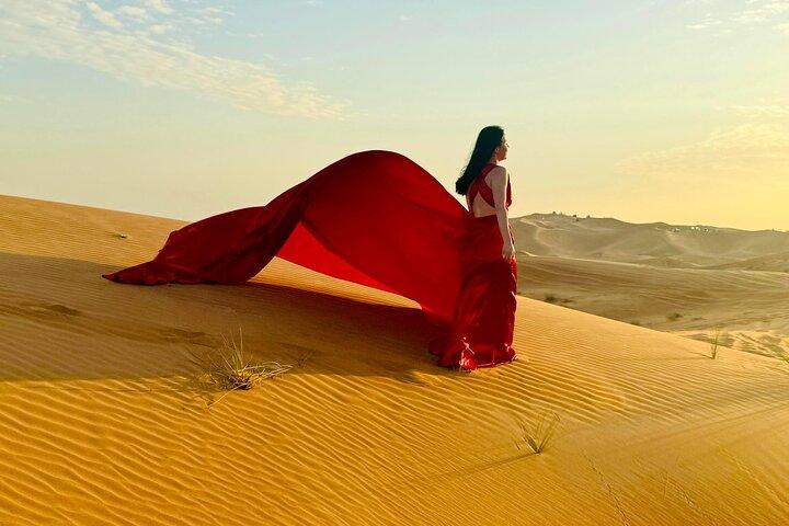 Safari dans le désert de Dubaï avec robe volante Photoshoot