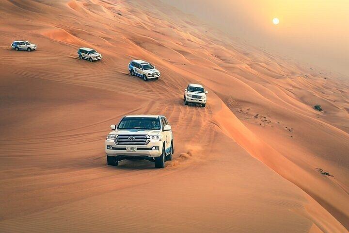 Safari dans le désert de Dubaï avec dîner barbecue et danse du ventre