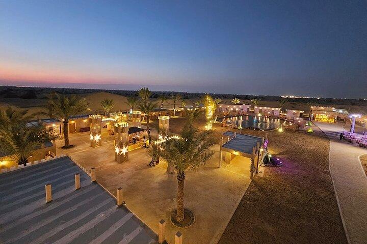 Safari de luxe dans le désert en soirée à Dubaï en 4x4 privé