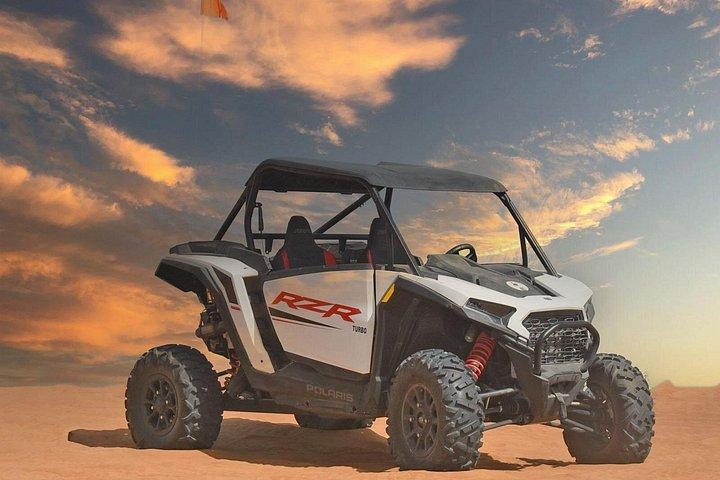 Safari dans le désert avec dîner barbecue et balade en buggy dans les dunes